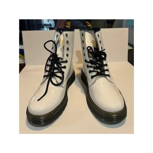 Doc Martens Zavala Platform Combat Lace Up Patent Leather Boots White Size 8 NWT - Picture 9 of 9